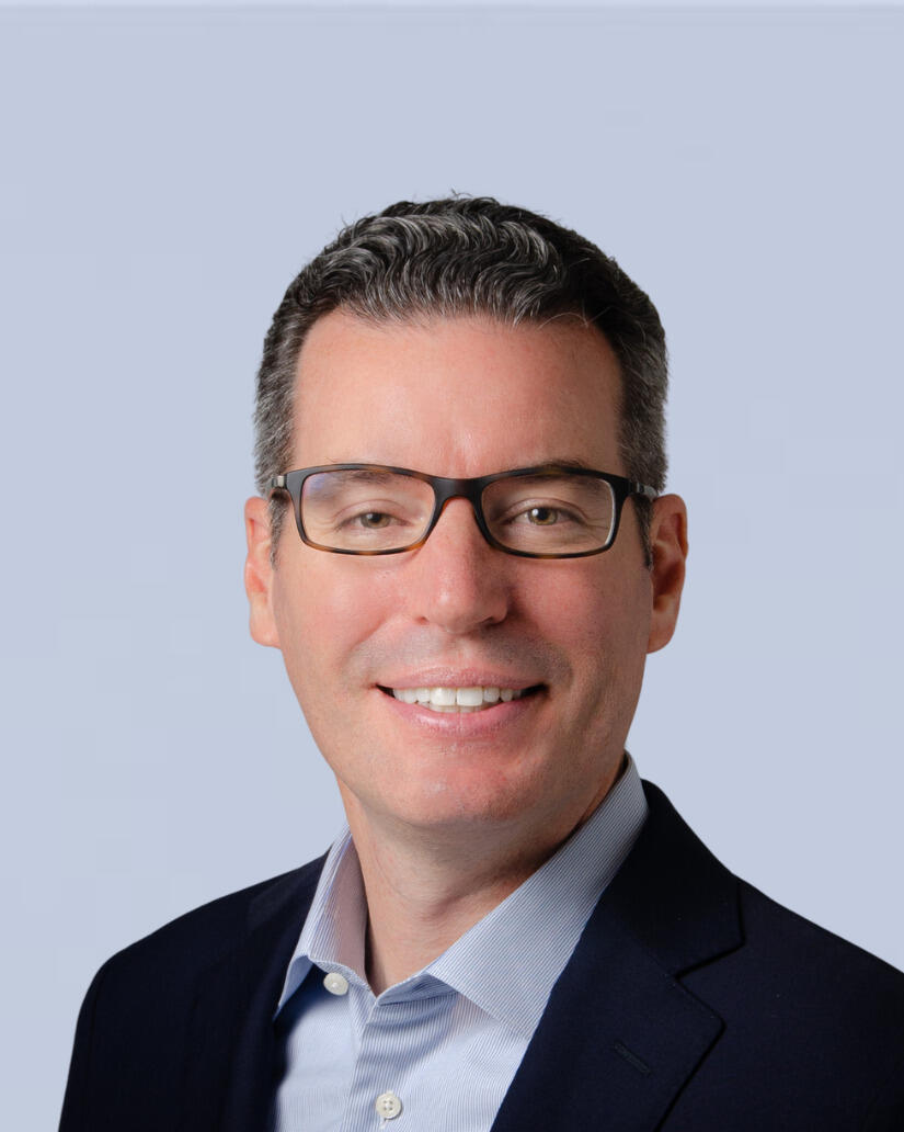 Headshot of Dan Holton