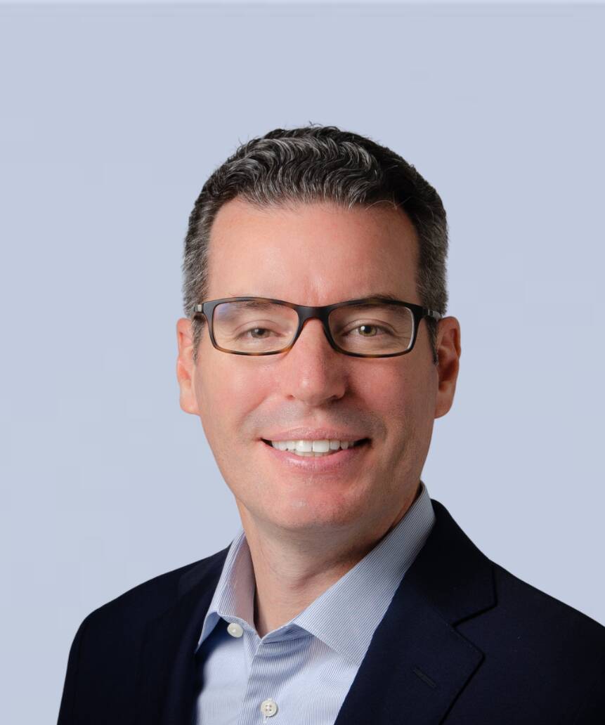 Headshot of Dan Holton